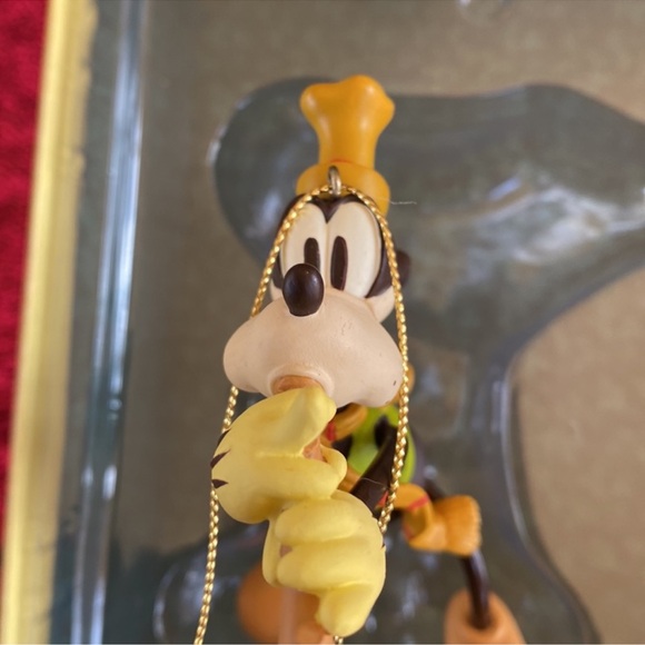 Vintage Disney Mickey and friends Ornament Book - Picture 11 of 13